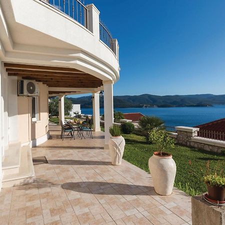 Lovely Apartment In Komarna With House Sea View Klek Kültér fotó
