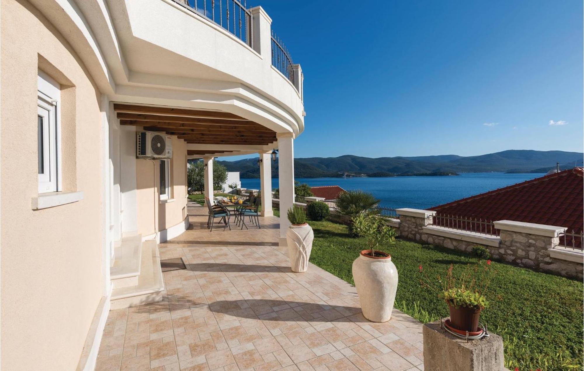 Lovely Apartment In Komarna With House Sea View Klek Kültér fotó