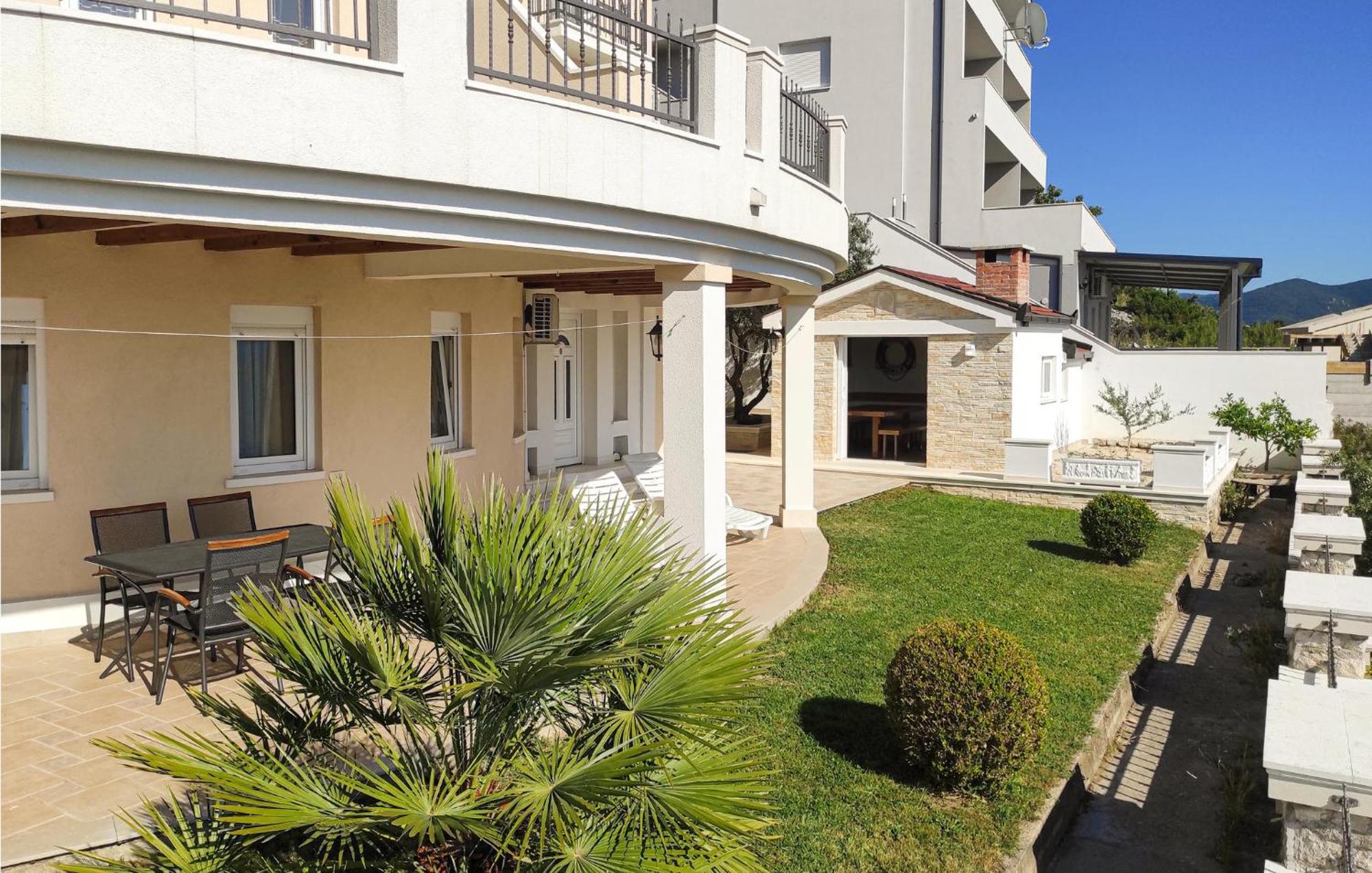 Lovely Apartment In Komarna With House Sea View Klek Kültér fotó