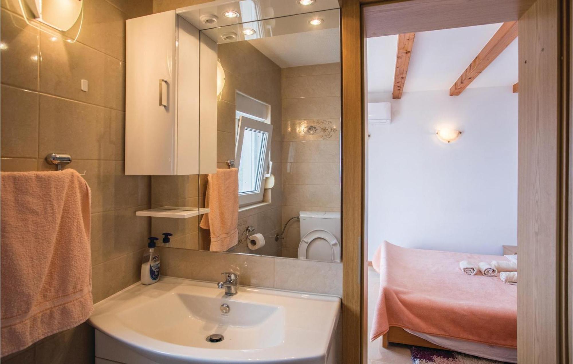 Lovely Apartment In Komarna With House Sea View Klek Kültér fotó