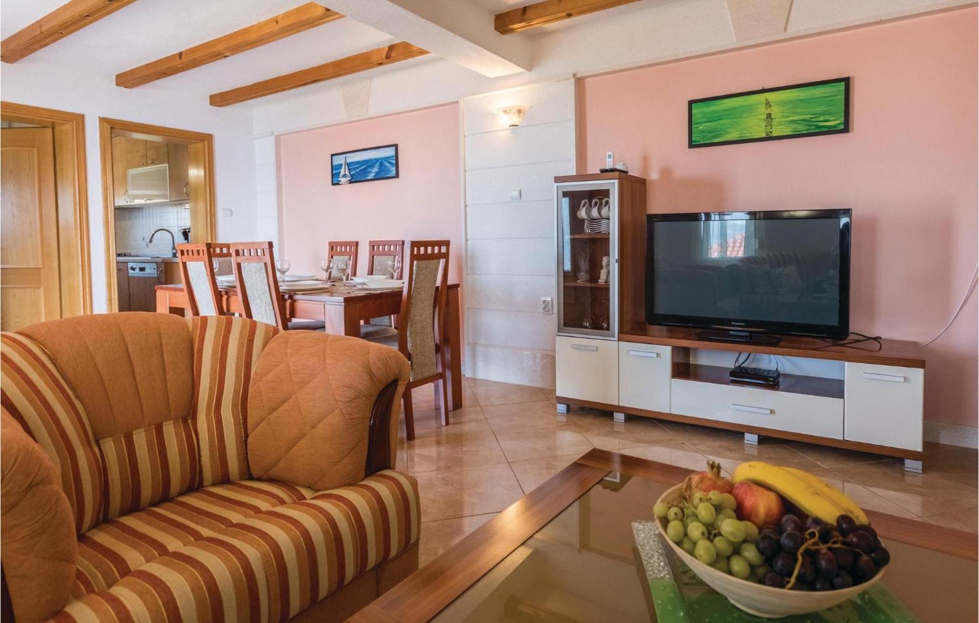 Lovely Apartment In Komarna With House Sea View Klek Kültér fotó