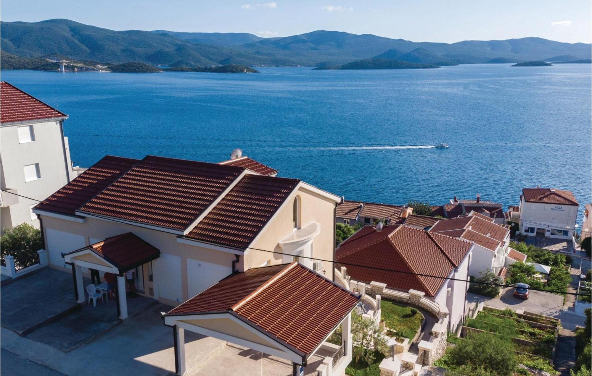 Lovely Apartment In Komarna With House Sea View Klek Kültér fotó